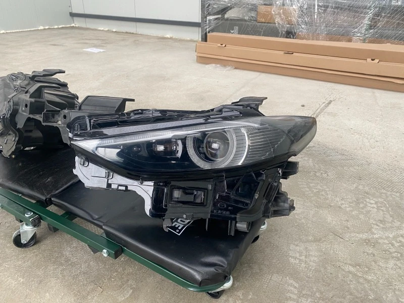 Mazda 3 FULL LED фарове, снимка 1 - Автомобили и джипове - 43323048