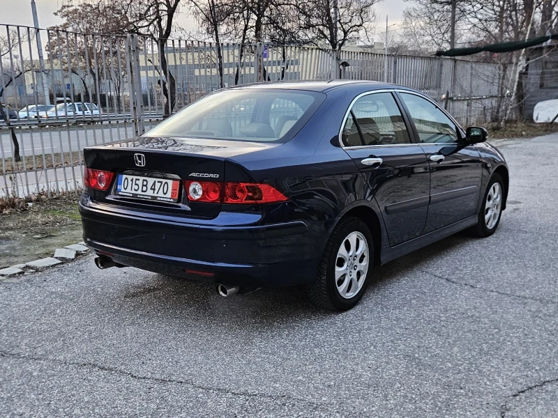 Honda Accord 2.4i-VTEC Executive Facelift NAVI, снимка 5 - Автомобили и джипове - 48461097