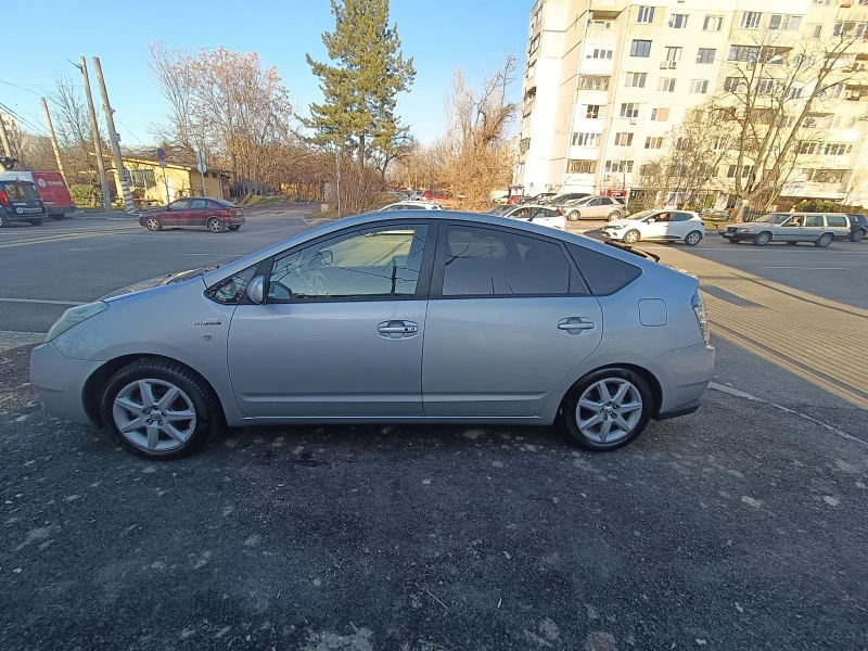 Toyota Prius, снимка 4 - Автомобили и джипове - 49378330