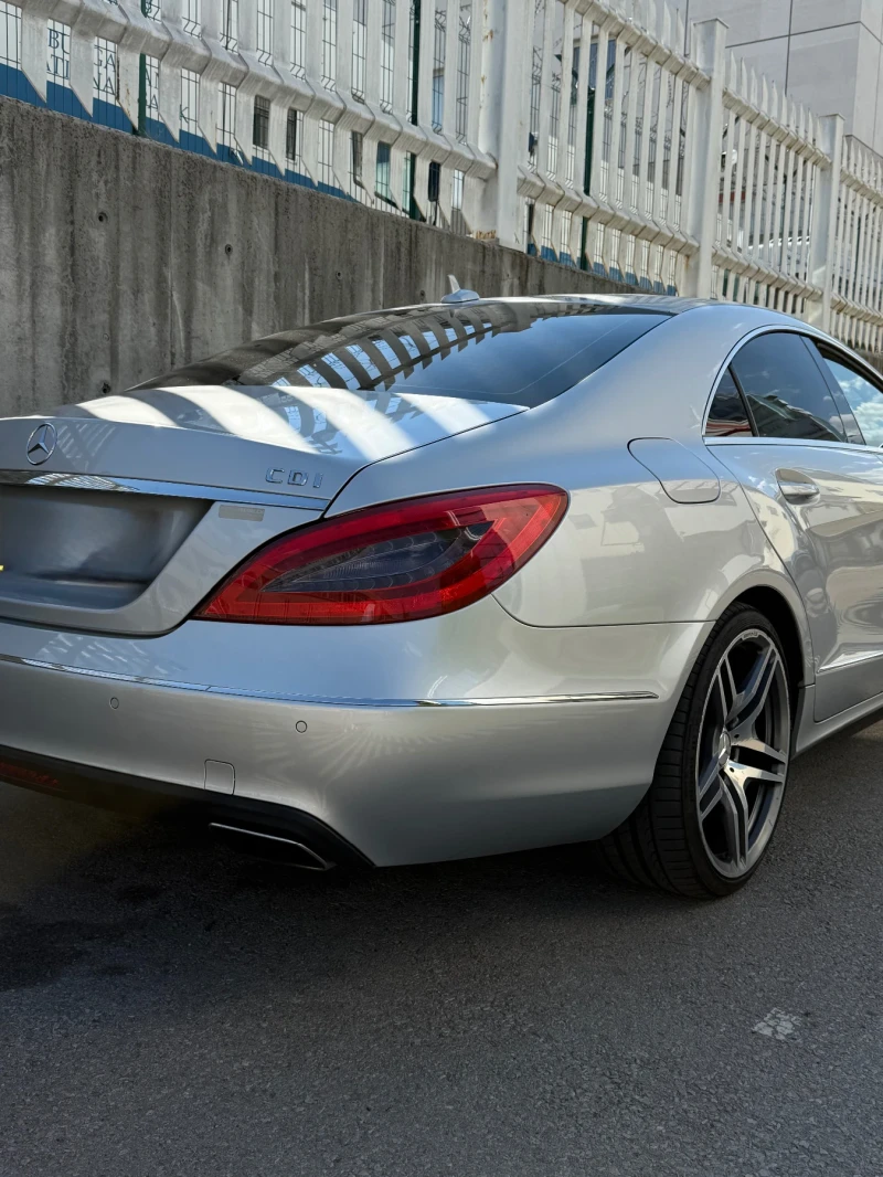 Mercedes-Benz CLS 350 На задно, снимка 8 - Автомобили и джипове - 51341775