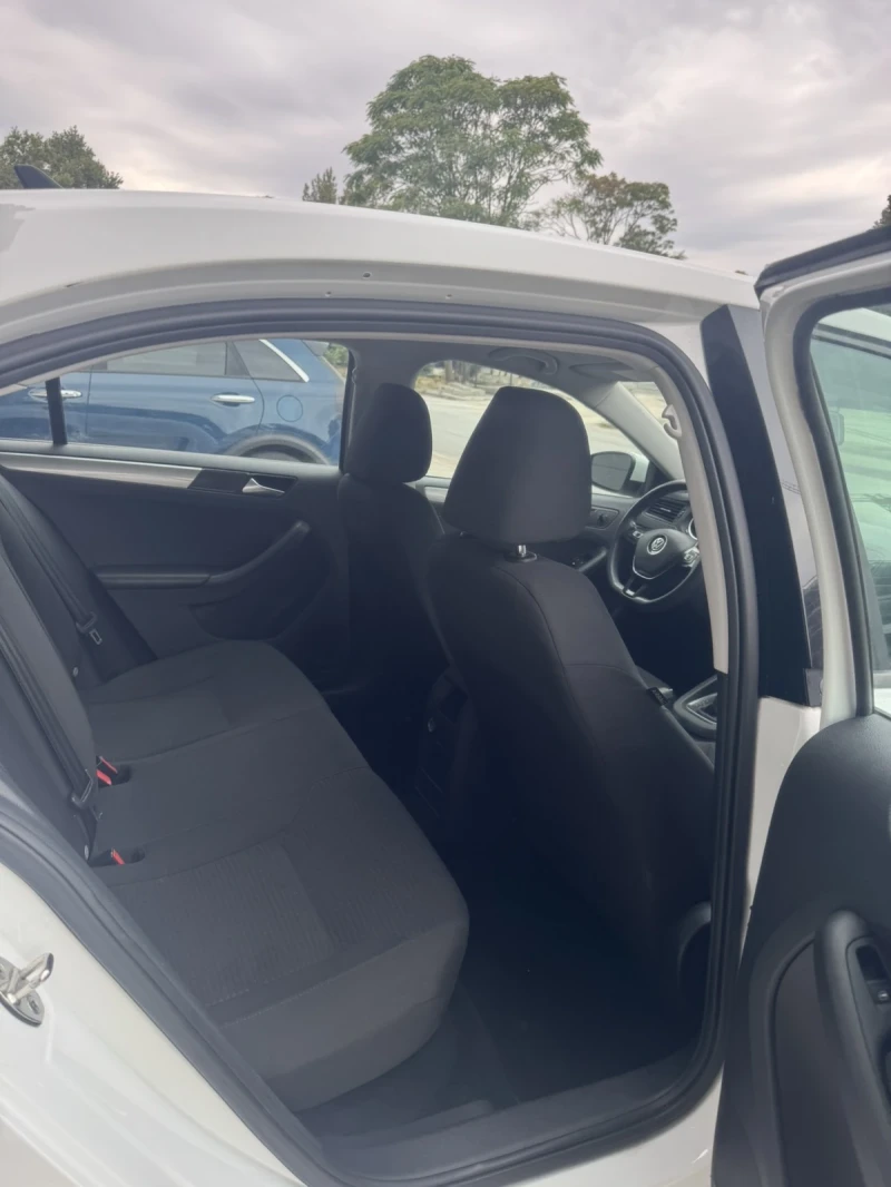 VW Jetta 1.4 AVTOMAT, снимка 13 - Автомобили и джипове - 51922799