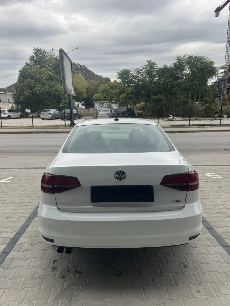 VW Jetta 1.4 AVTOMAT, снимка 6 - Автомобили и джипове - 51922799