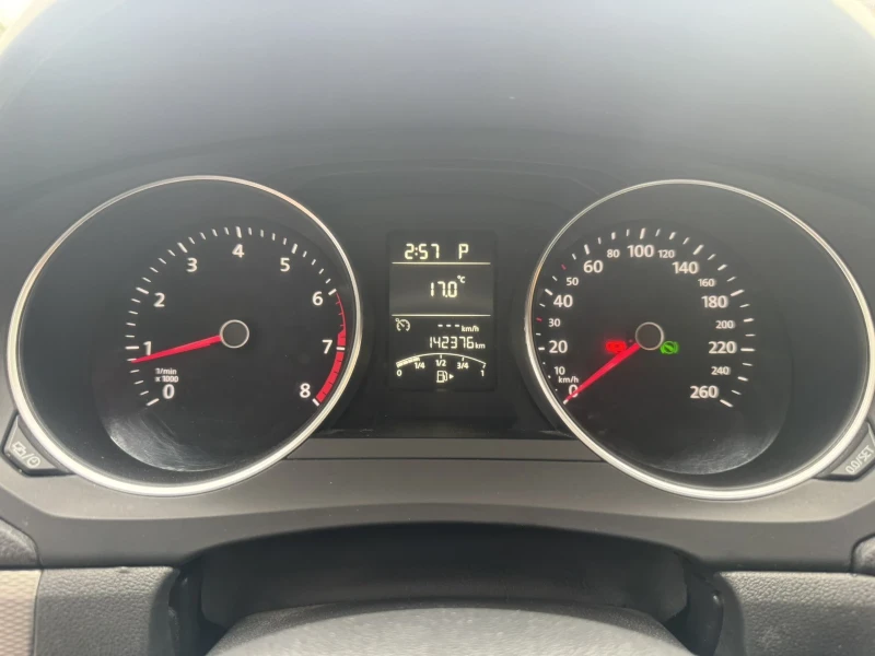 VW Jetta 1.4 AVTOMAT, снимка 12 - Автомобили и джипове - 51922799