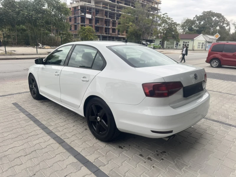 VW Jetta 1.4 AVTOMAT, снимка 7 - Автомобили и джипове - 51922799