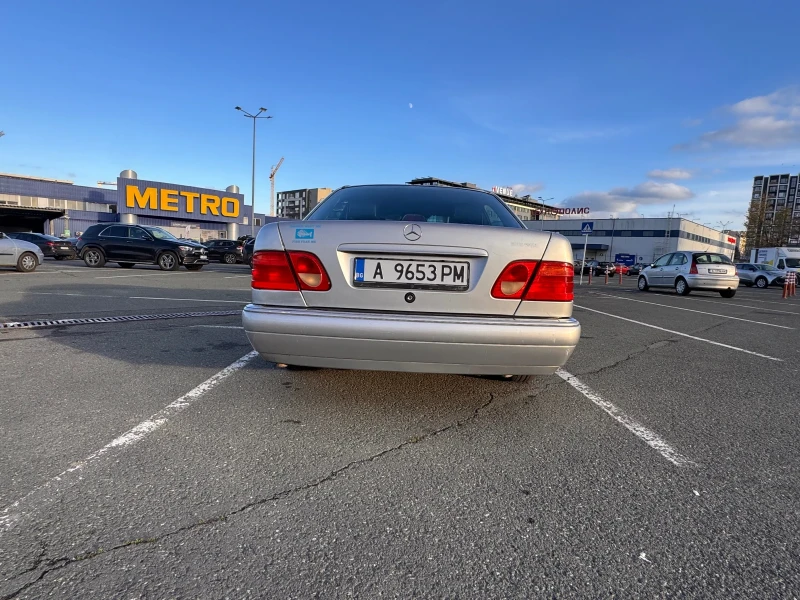 Mercedes-Benz E 250, снимка 6 - Автомобили и джипове - 52619723