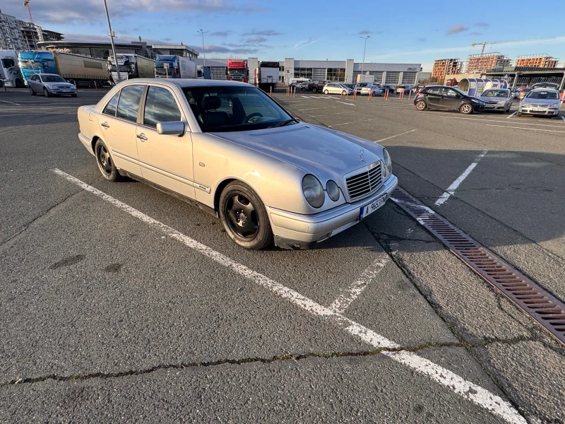 Mercedes-Benz E 250, снимка 5 - Автомобили и джипове - 52619723