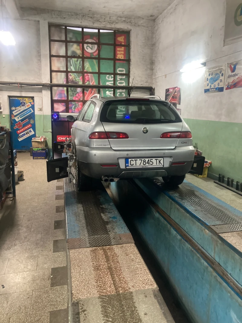 Alfa Romeo Crosswagon q4 1.9 JTD, снимка 2 - Автомобили и джипове - 52683764