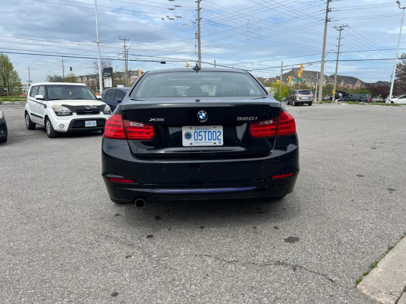 BMW 320 * АВТО КРЕДИТ* ЦЕНА ДО БГ * Сервизна история * , снимка 3 - Автомобили и джипове - 52874464