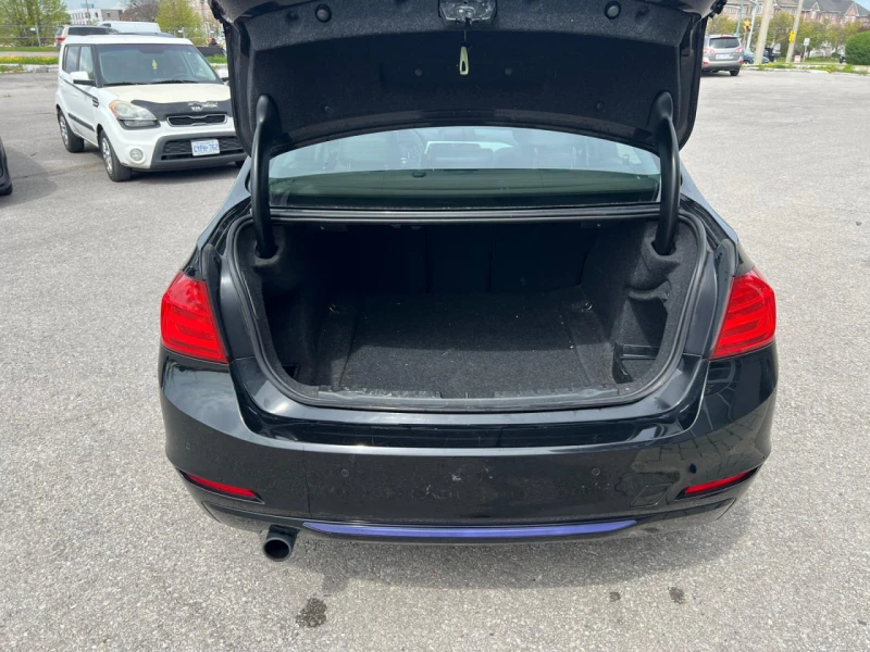 BMW 320 * АВТО КРЕДИТ* ЦЕНА ДО БГ * Сервизна история * , снимка 4 - Автомобили и джипове - 52874464