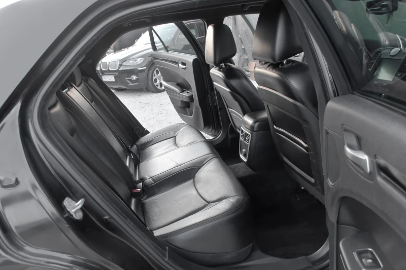 Chrysler 300c, снимка 11 - Автомобили и джипове - 53458954