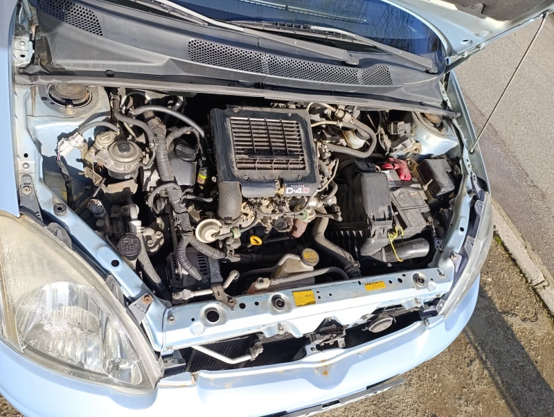 Toyota Yaris 1.4 D, снимка 9 - Автомобили и джипове - 53486299