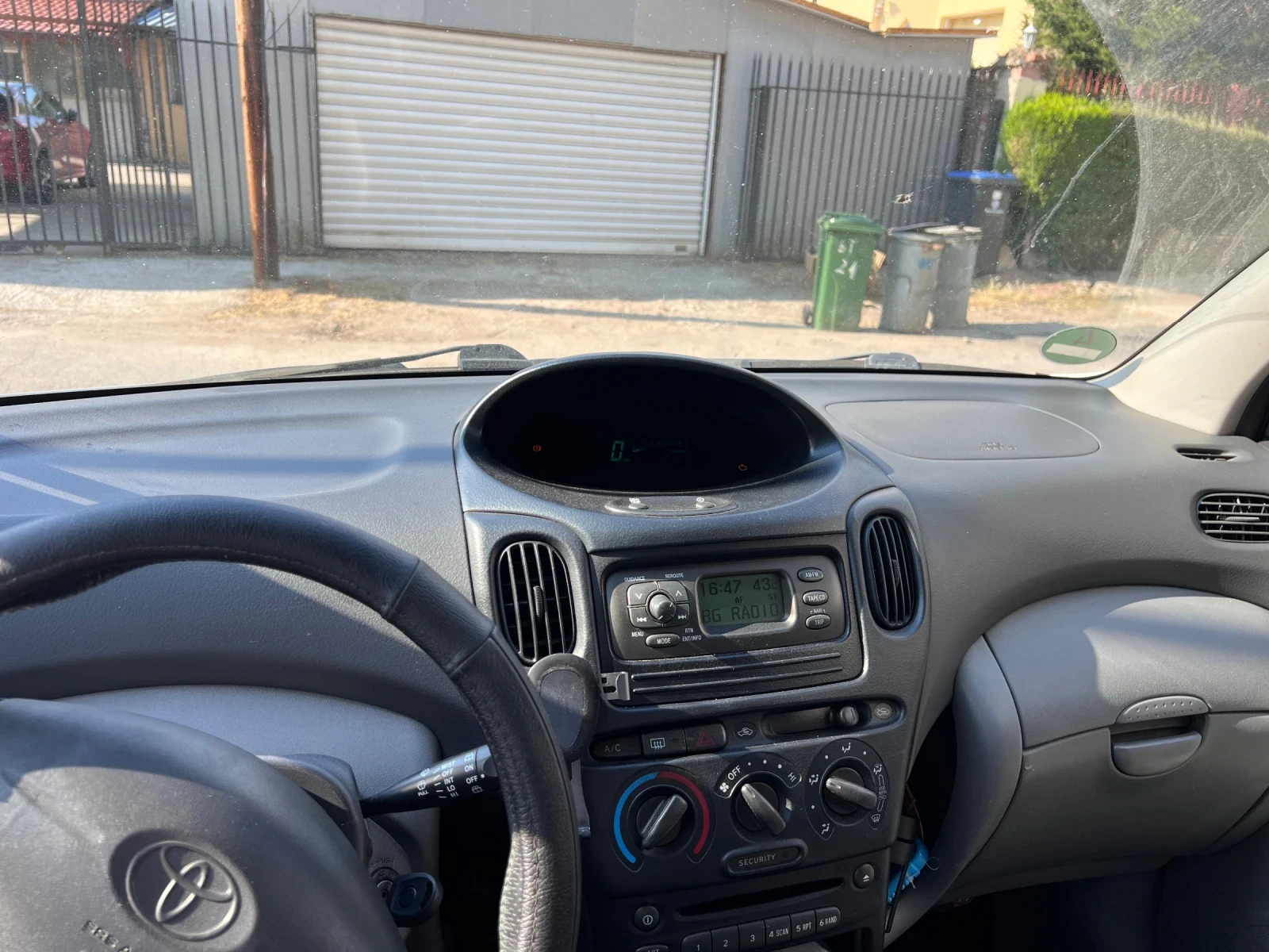 Toyota Yaris verso VVT-i - изображение 2