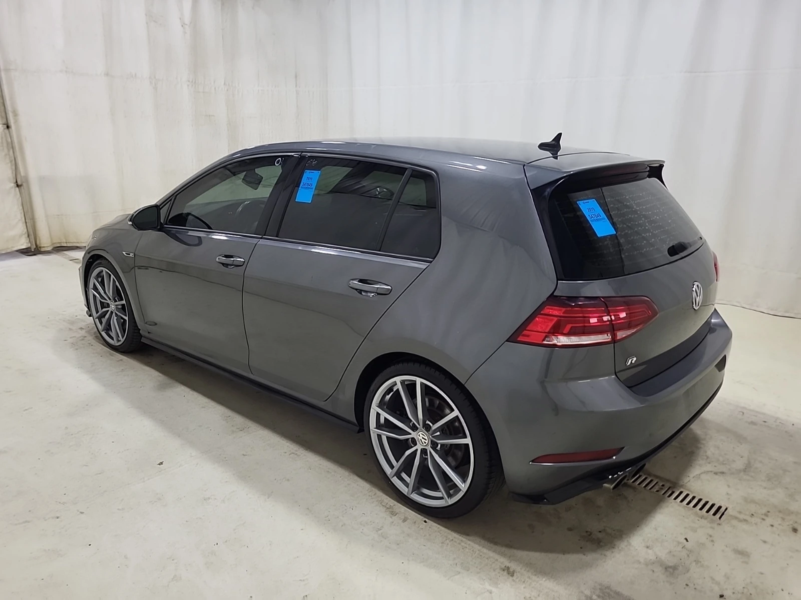 VW Golf R РЪЧКА AWD* CARFAX * Цена до България*  - изображение 4