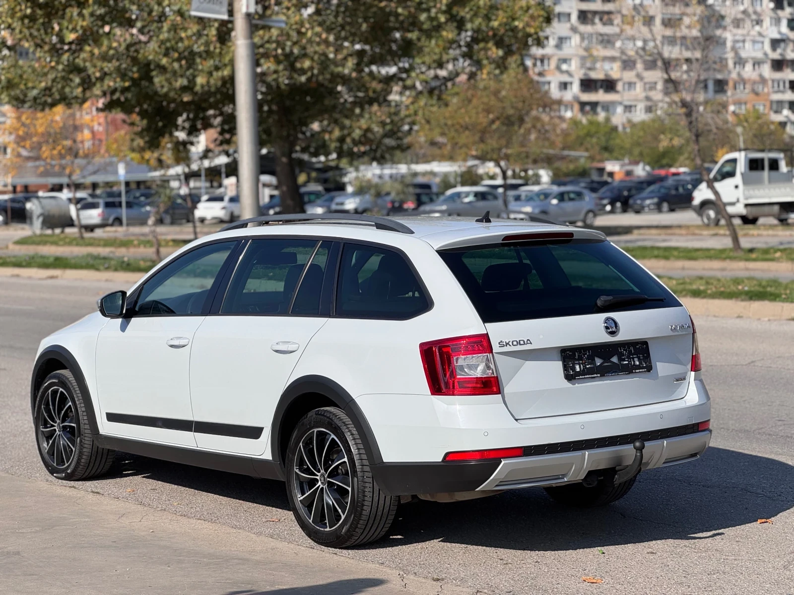 Skoda Octavia Scout 2.0TDI DSG 184кс* 4х4 * ПЕРФЕКТЕН*  - изображение 3