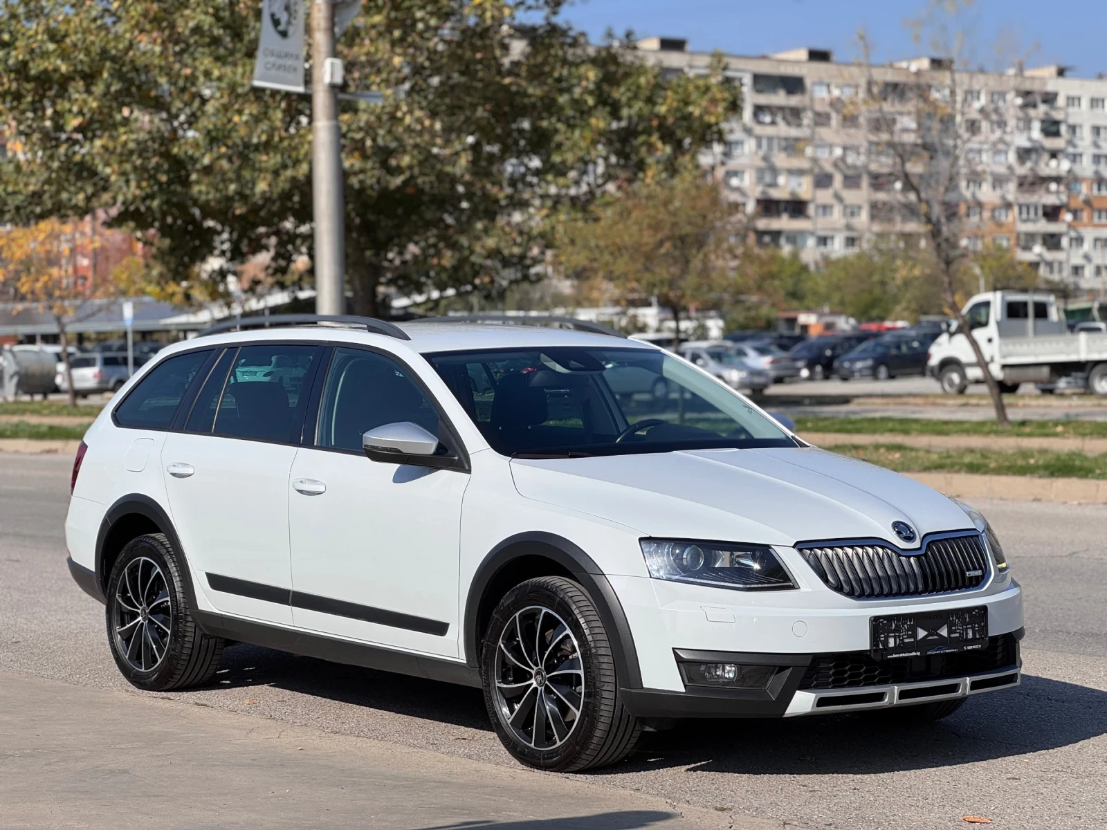 Skoda Octavia Scout 2.0TDI DSG 184кс* 4х4 * ПЕРФЕКТЕН*  - изображение 7