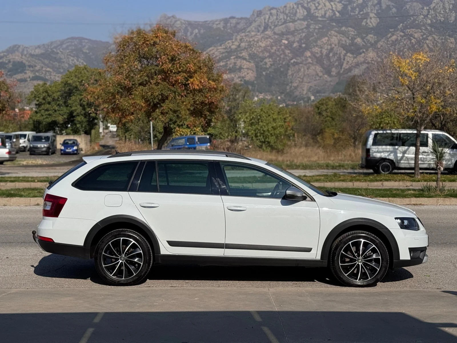 Skoda Octavia Scout 2.0TDI DSG 184кс* 4х4 * ПЕРФЕКТЕН*  - изображение 6