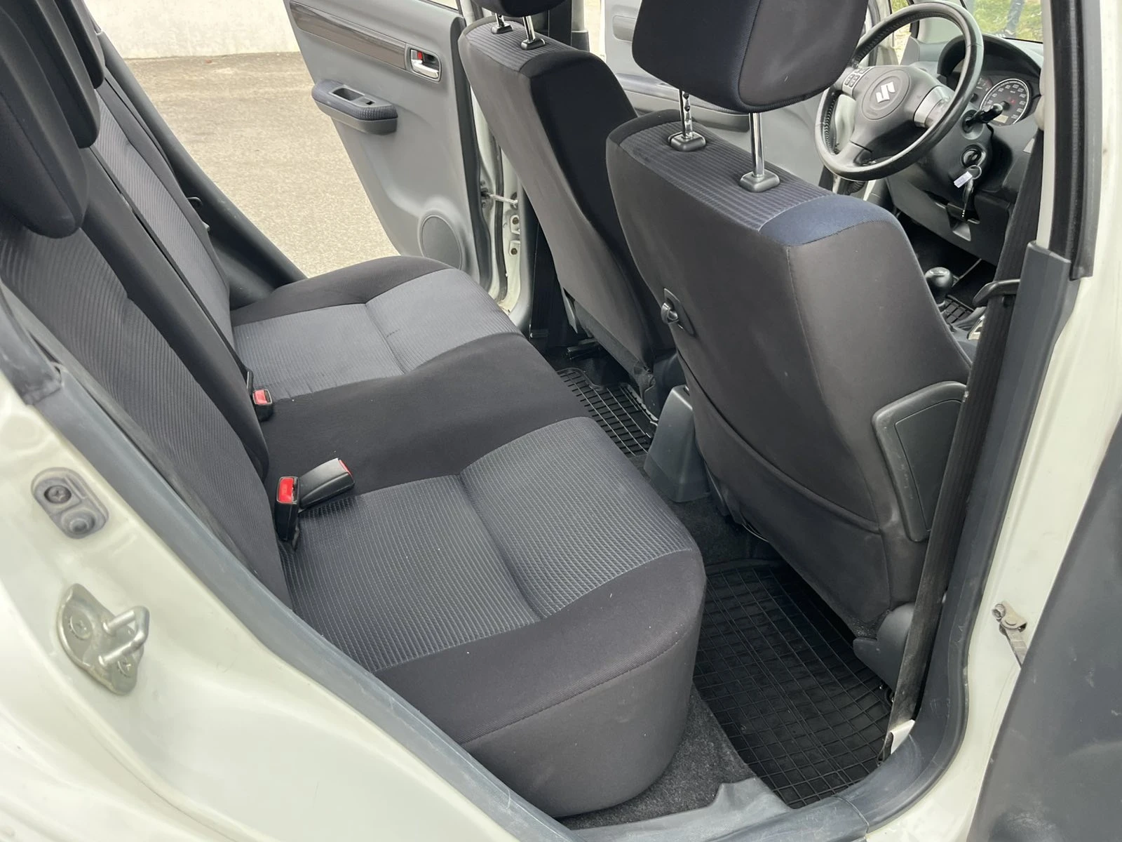 Suzuki Swift 1.3I 90кс 4Х4 EURO 4 KЛИМАТИК - изображение 10