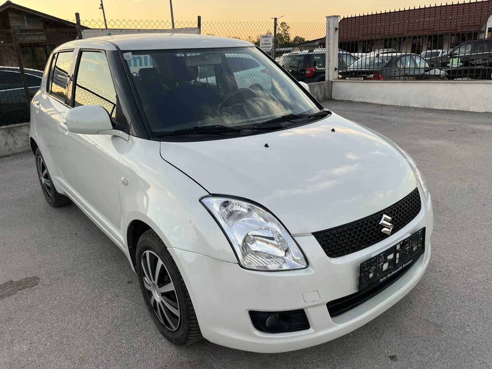 Suzuki Swift 1.3I 90кс 4Х4 EURO 4 KЛИМАТИК, снимка 3 - Автомобили и джипове - 52831076