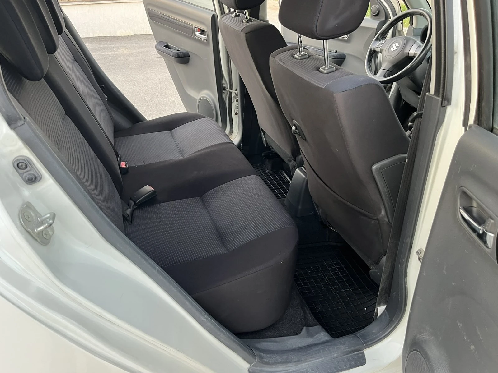 Suzuki Swift 1.3I 90кс 4Х4 EURO 4 KЛИМАТИК, снимка 10 - Автомобили и джипове - 52831076