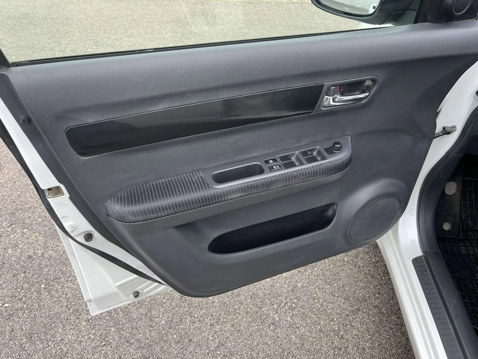 Suzuki Swift 1.3I 90кс 4Х4 EURO 4 KЛИМАТИК - изображение 7