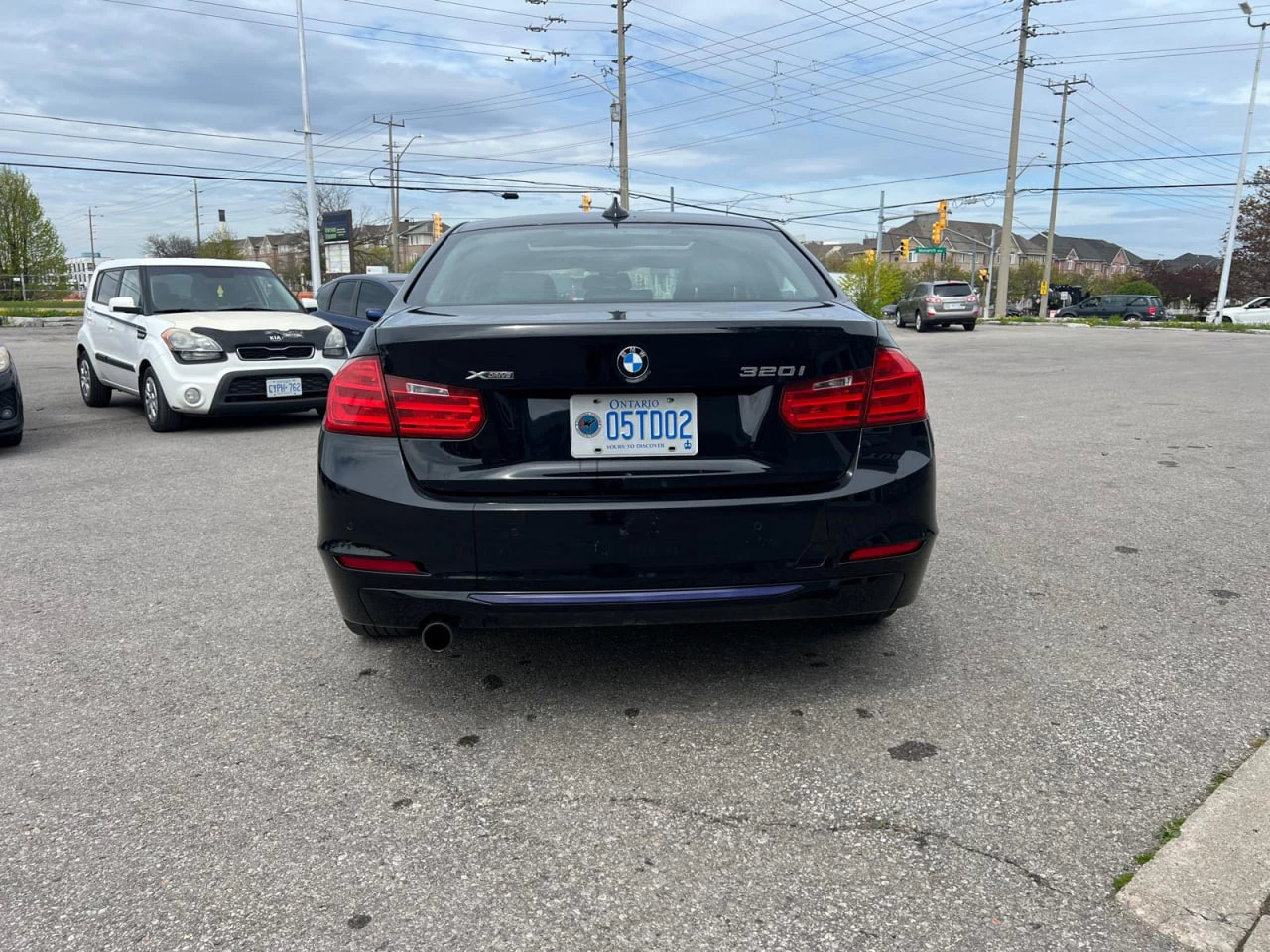 BMW 320 * АВТО КРЕДИТ* ЦЕНА ДО БГ * Сервизна история *  - изображение 3