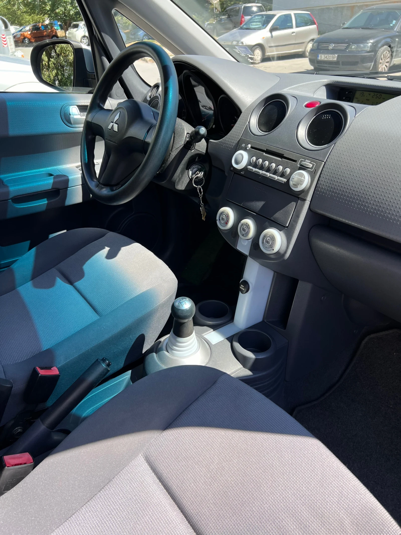 Mitsubishi Colt  - изображение 10