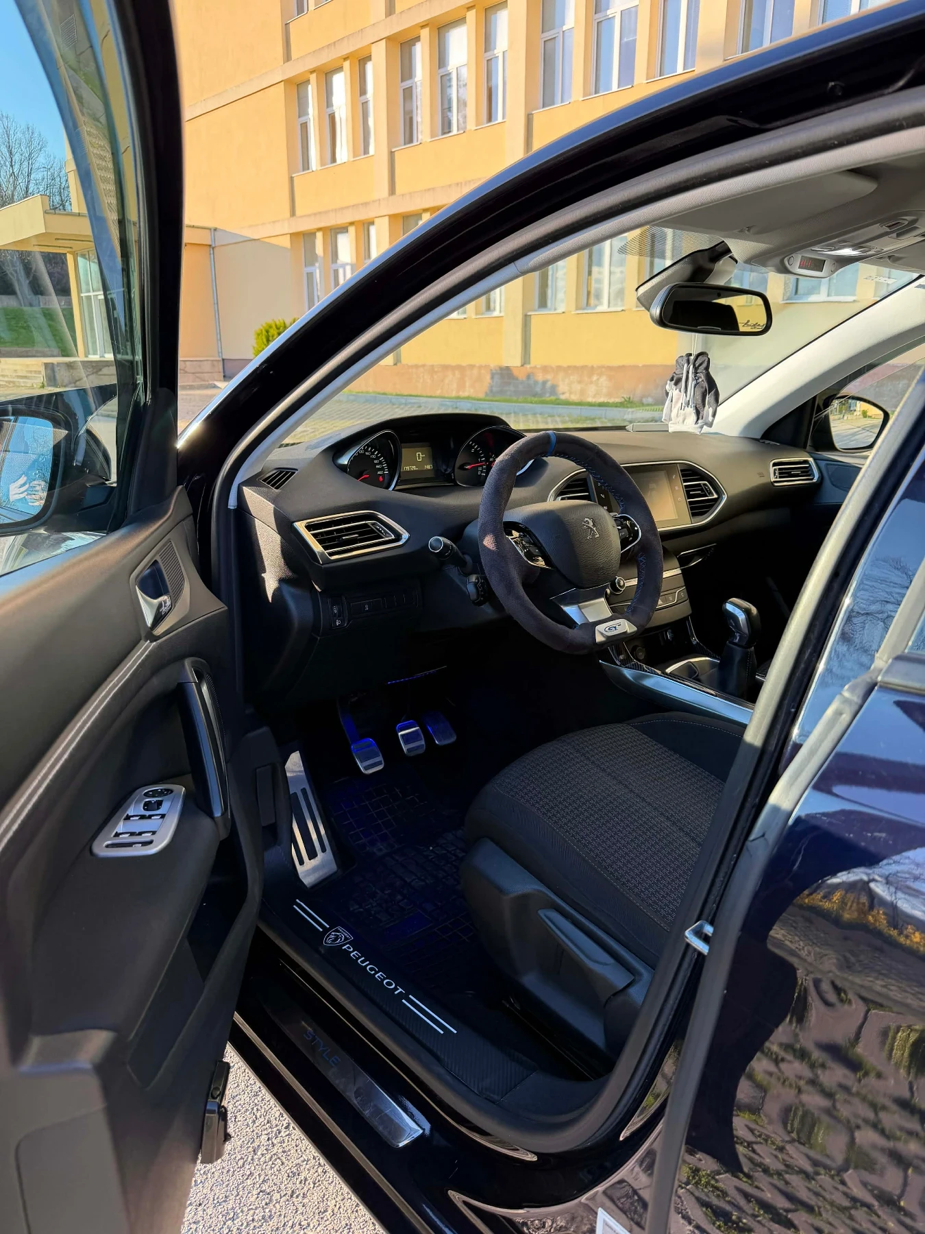 Peugeot 308 1.6 HDI 100к.с. STYLE 2018, снимка 8 - Автомобили и джипове - 53822245