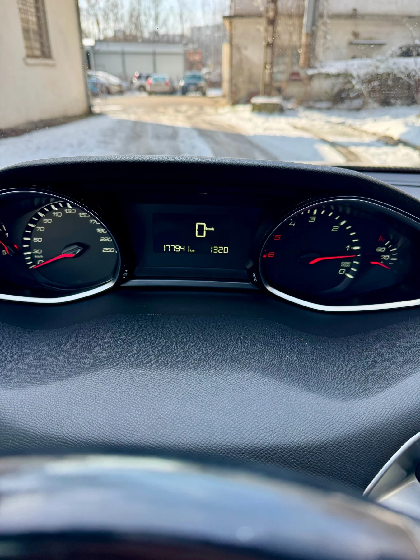 Peugeot 308 1.6 HDI 100к.с. STYLE 2018, снимка 11 - Автомобили и джипове - 53822245