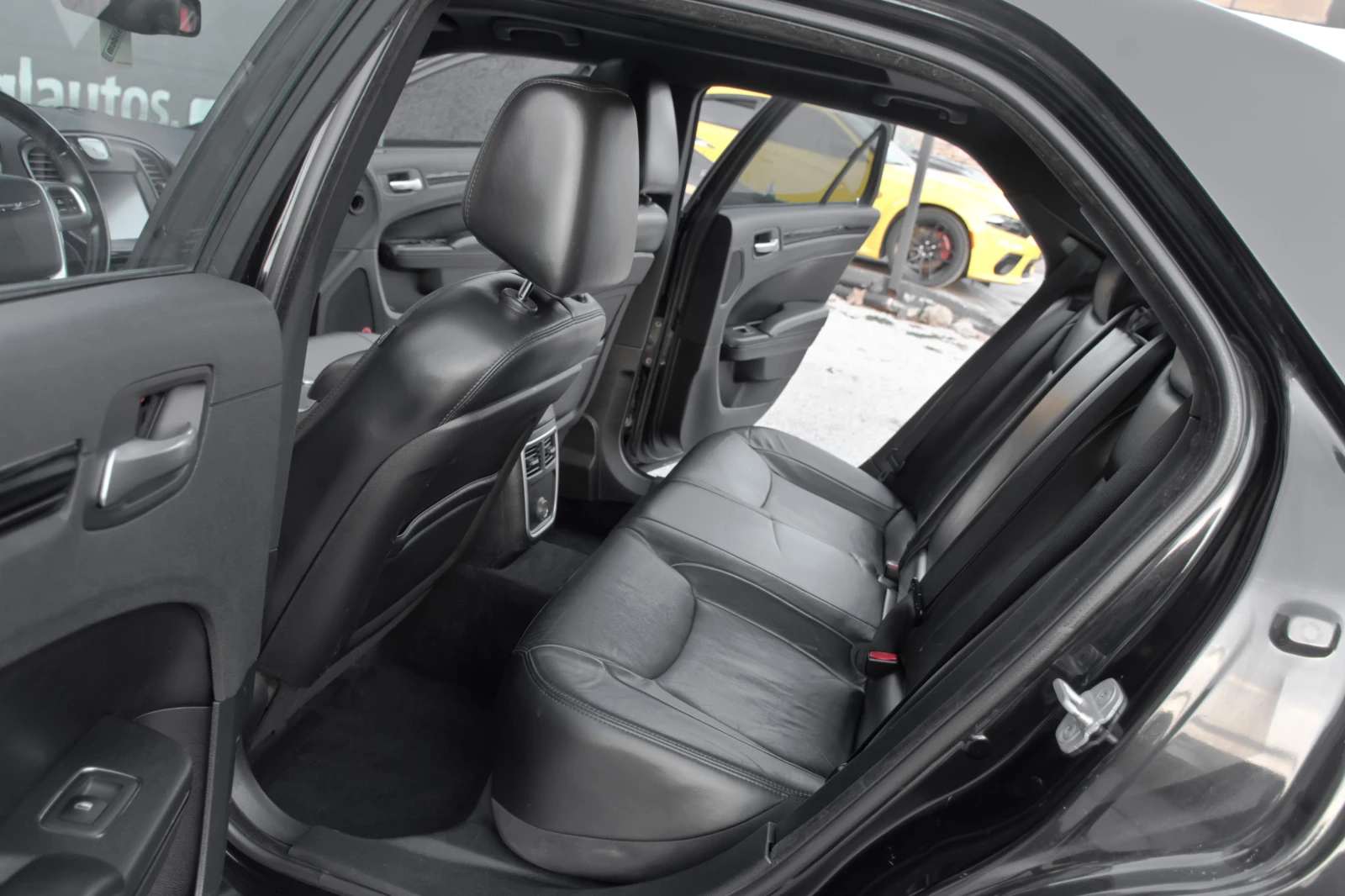 Chrysler 300c  - изображение 10