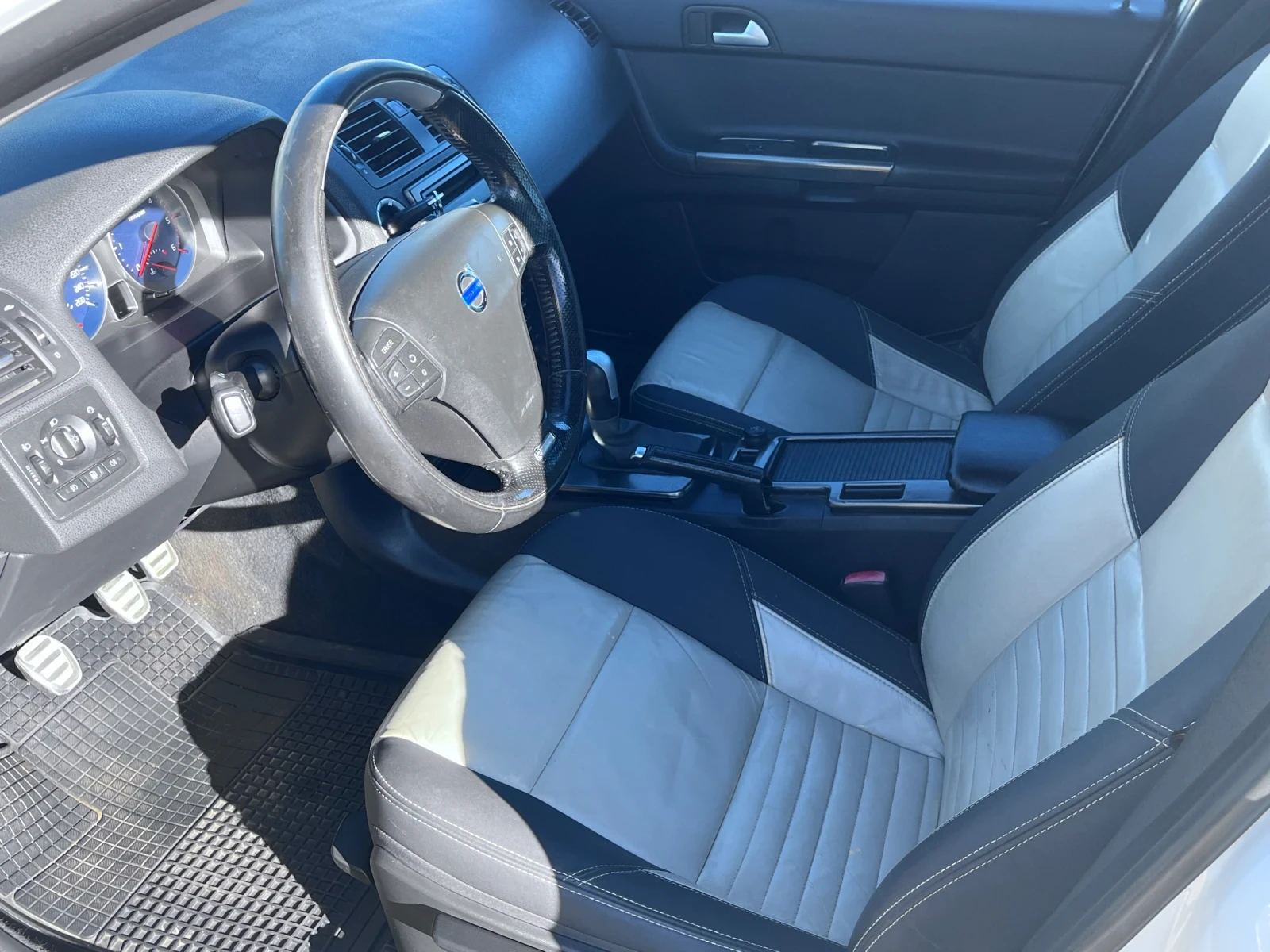 Volvo S40 2.0D3 R-Design 5- цилиндъра, снимка 9 - Автомобили и джипове - 53934939