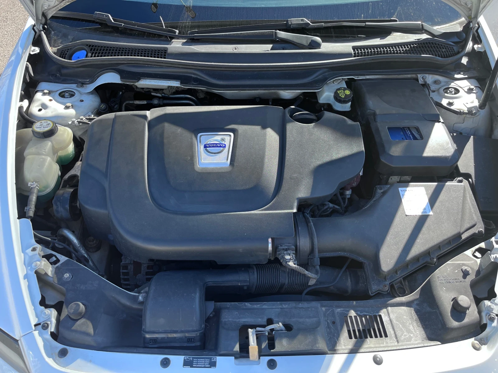 Volvo S40 2.0D3 R-Design 5- цилиндъра, снимка 15 - Автомобили и джипове - 53934939