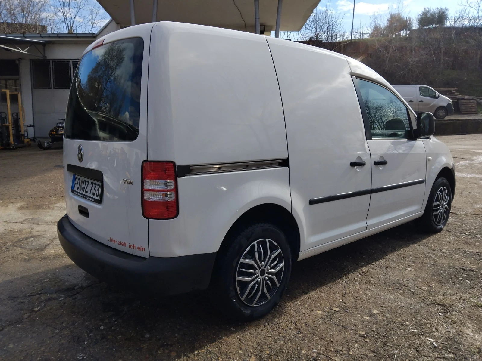 VW Caddy 1.6 tdi, снимка 3 - Автомобили и джипове - 54111853