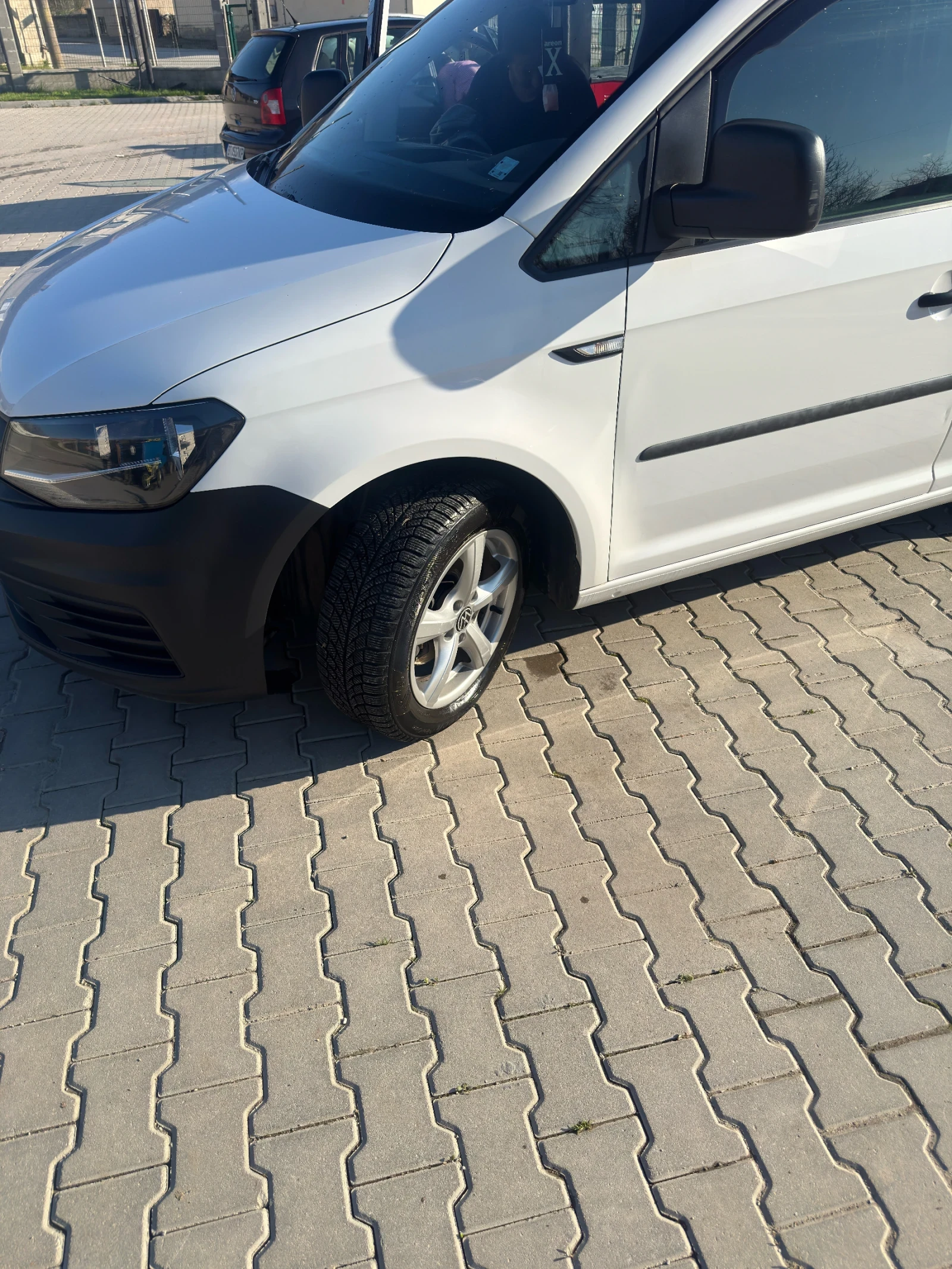 VW Caddy, снимка 6 - Автомобили и джипове - 54199969