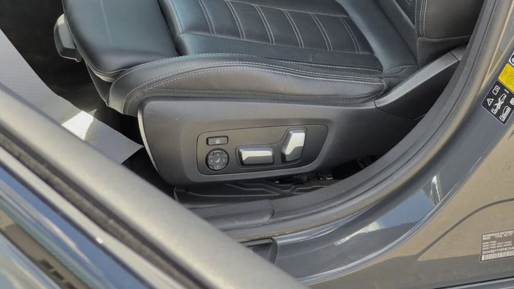 BMW 330 330i xDrive AWD* Fully loaded* Авто Финансиране* , снимка 10 - Автомобили и джипове - 54670112