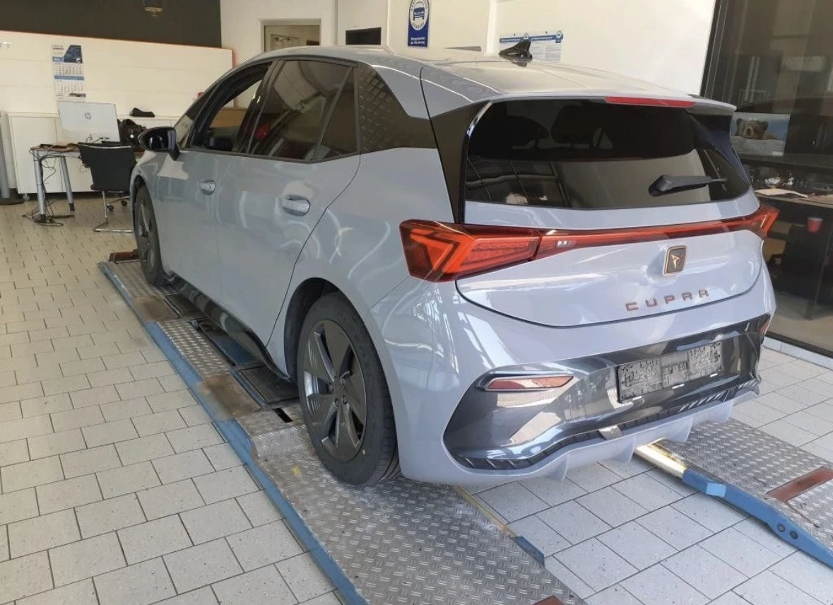 Cupra Born CCS/PDC+ 360Cam/ACC /62kWh, снимка 3 - Автомобили и джипове - 55823227