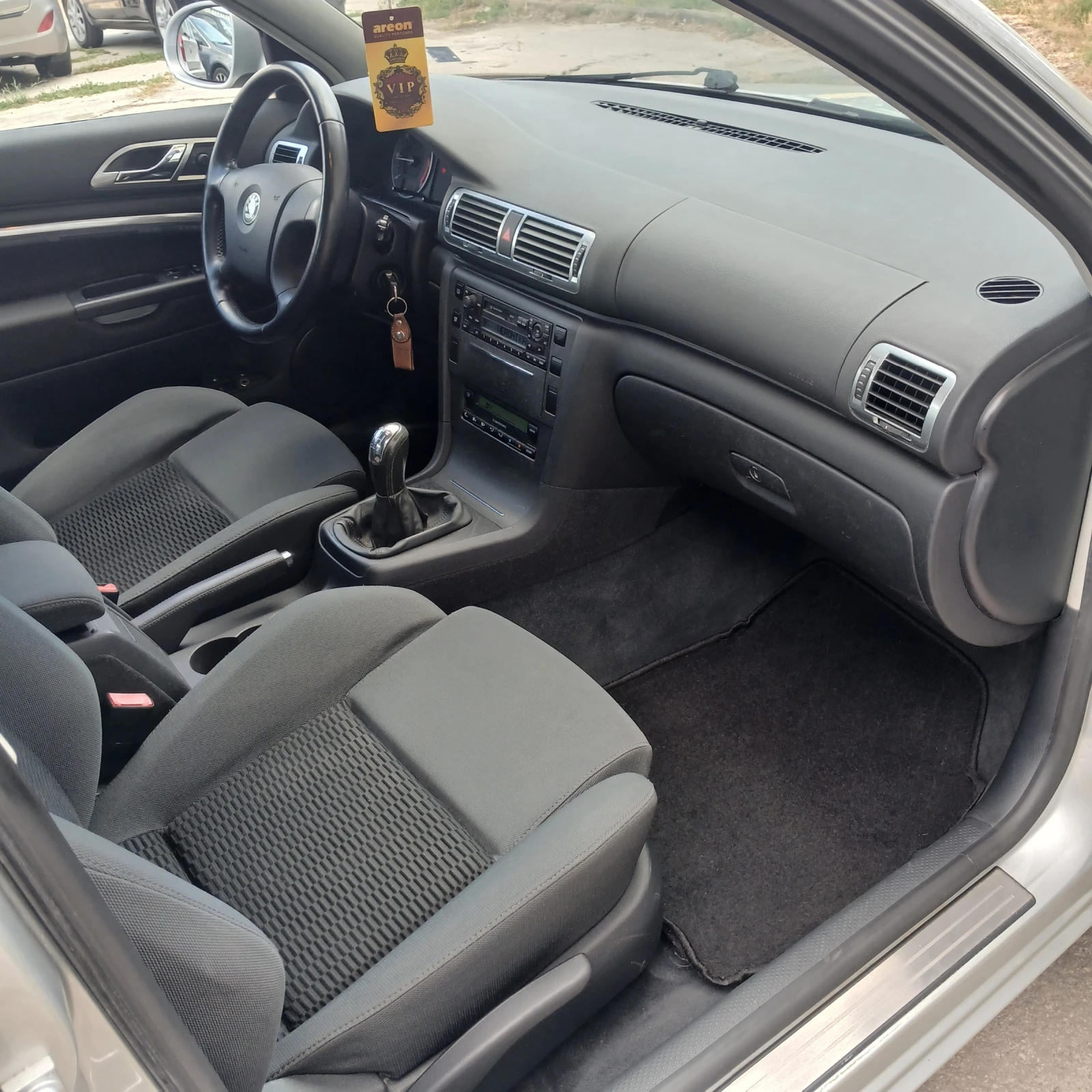 Skoda Superb 6 СКОРОСТИ , снимка 14 - Автомобили и джипове - 56066767