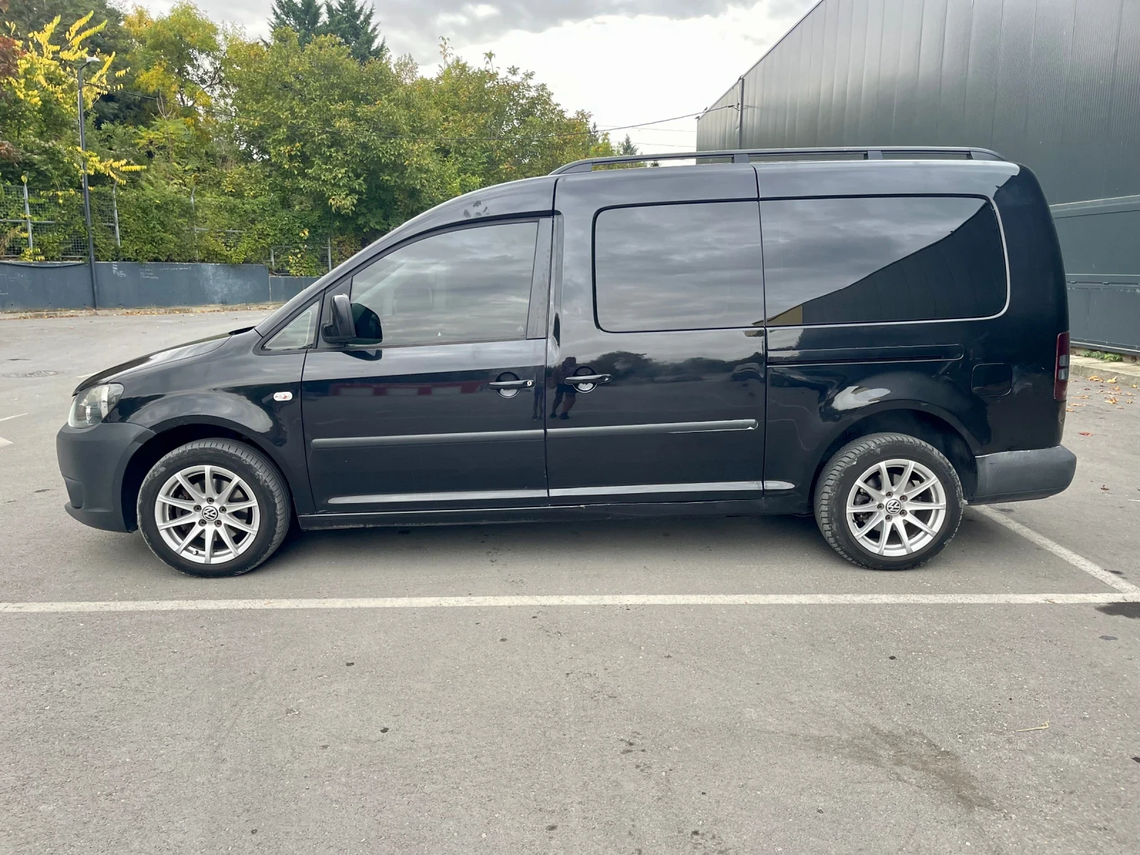 VW Caddy 1.6TDI-MAXI-Пътническо, снимка 2 - Автомобили и джипове - 56650707