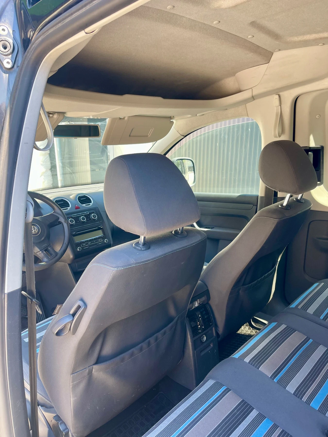 VW Caddy 1.6TDI-MAXI-Пътническо, снимка 11 - Автомобили и джипове - 56650707