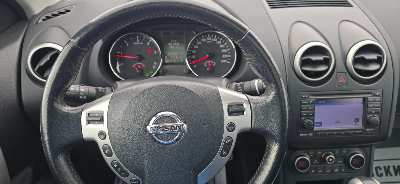 Nissan Qashqai 2.0 DCI 4X4 AUTOMITIC PANORAMA NAVI, снимка 7 - Автомобили и джипове - 52073344