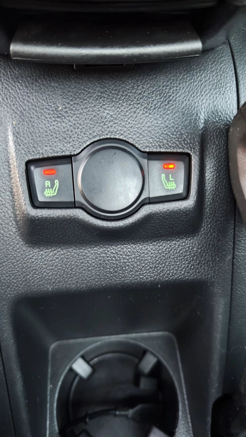 Chevrolet Captiva 2.0d 150kc.4x4 6+ 1, снимка 13 - Автомобили и джипове - 52740454