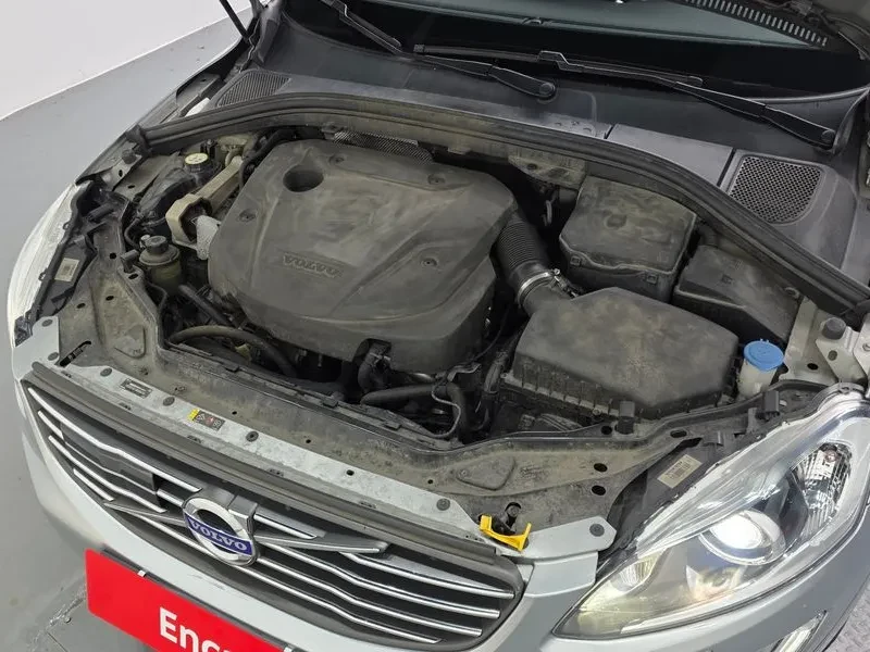 Volvo XC60 D4, снимка 6 - Автомобили и джипове - 55562207