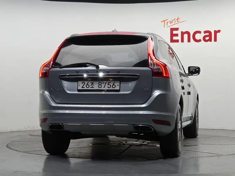 Volvo XC60 D4, снимка 4 - Автомобили и джипове - 55562207
