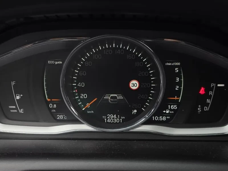 Volvo XC60 D4, снимка 8 - Автомобили и джипове - 55562207