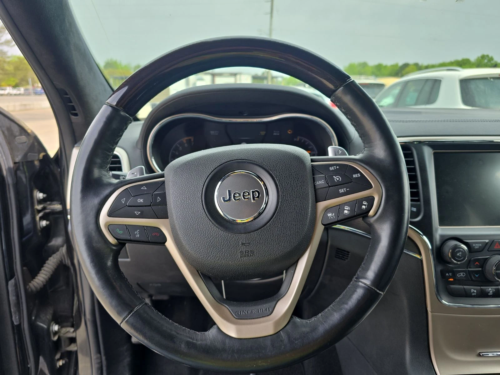 Jeep Grand cherokee SUMMIT 5.7 Обдух* 8ZF* Въздух* Дистроник* Пано*  - изображение 9