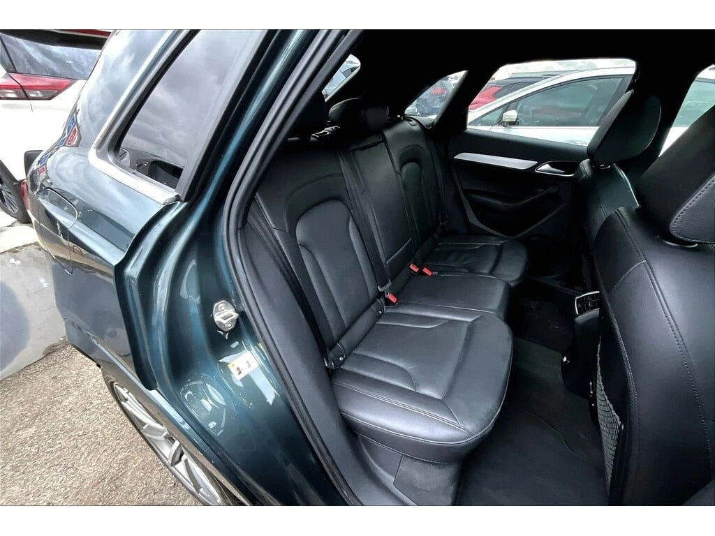 Audi Q3 * quattro * CARFAX *    | Mobile.bg   17