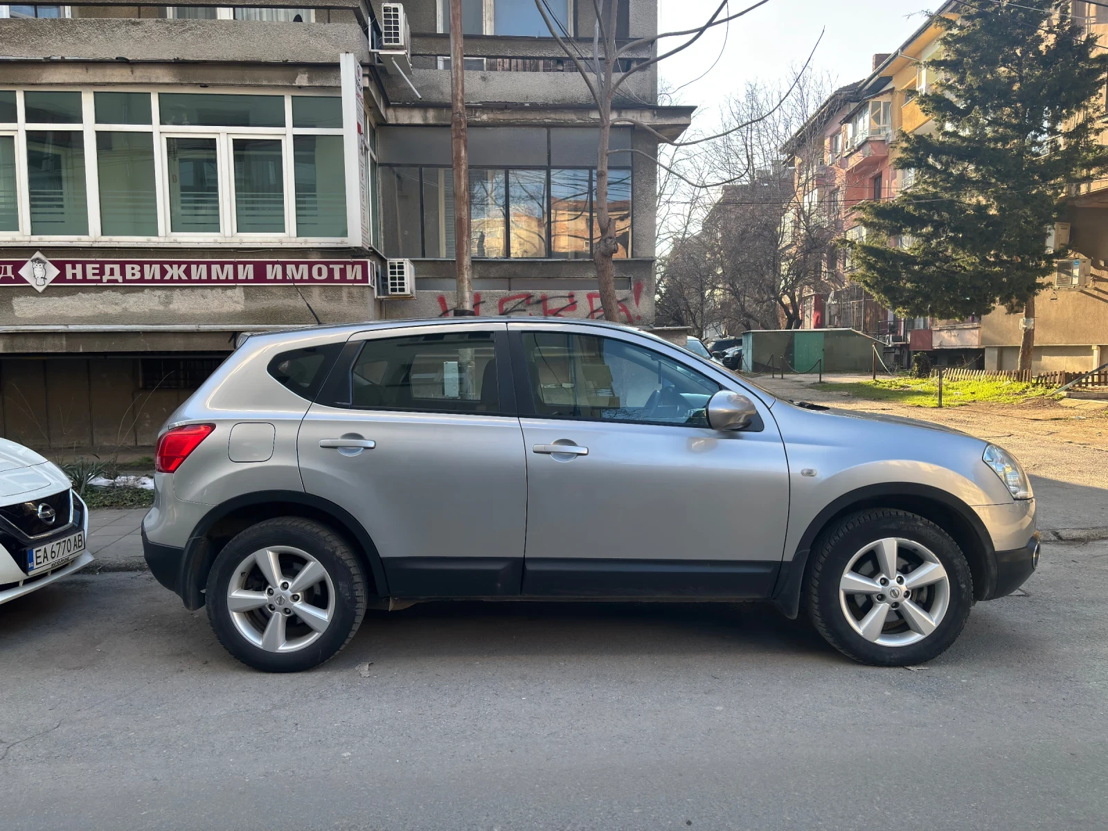 Nissan Qashqai 2.0 бензин, 140 к.с., ръчни скорости, предно преда - изображение 5