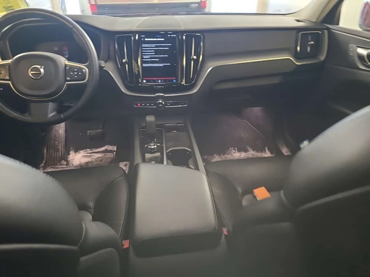 Volvo XC60 MOMENTUM  CARFAX, снимка 10 - Автомобили и джипове - 53856143