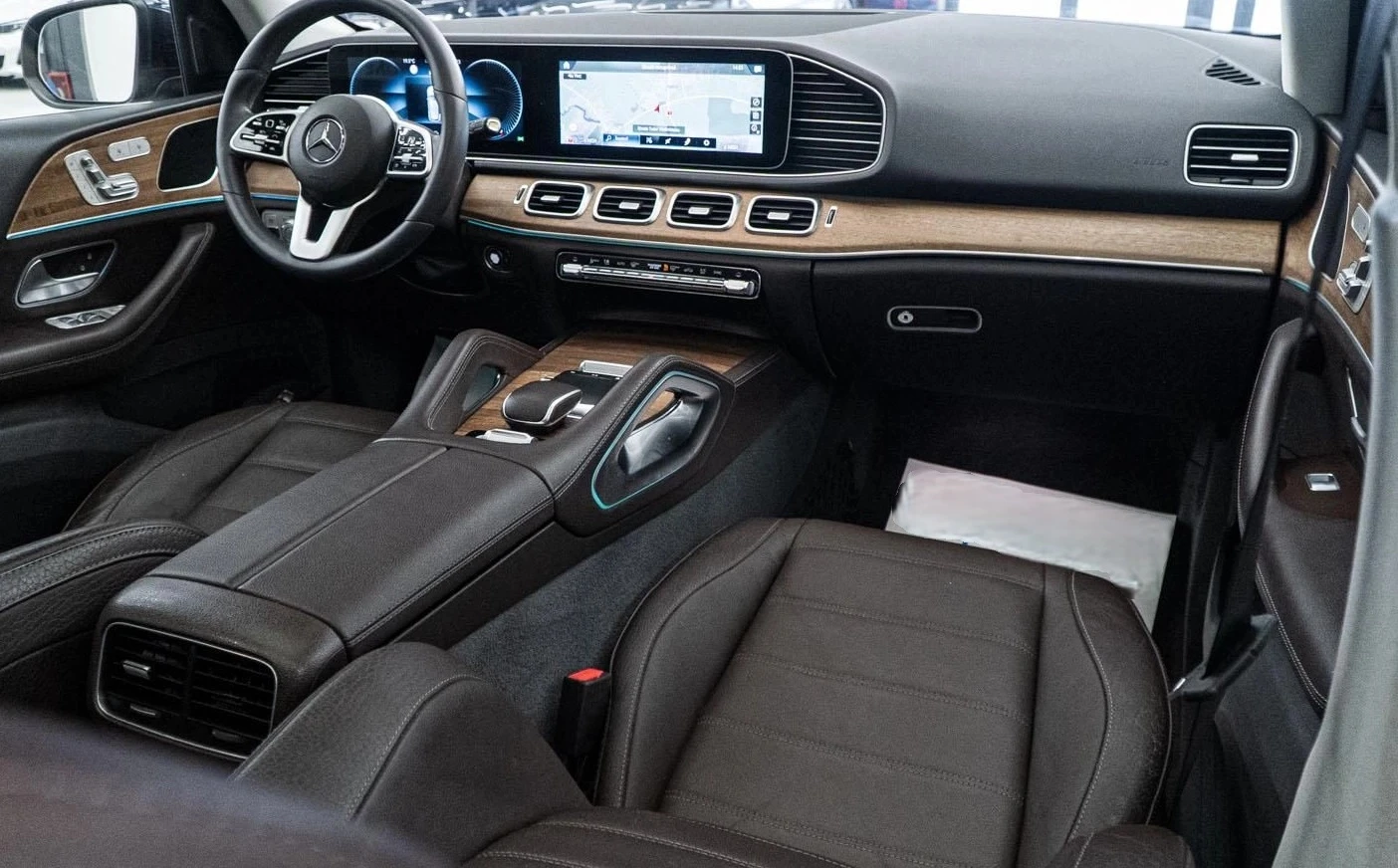 Mercedes-Benz GLE 300 d 4MATIC AMG-Line, снимка 4 - Автомобили и джипове - 54108884