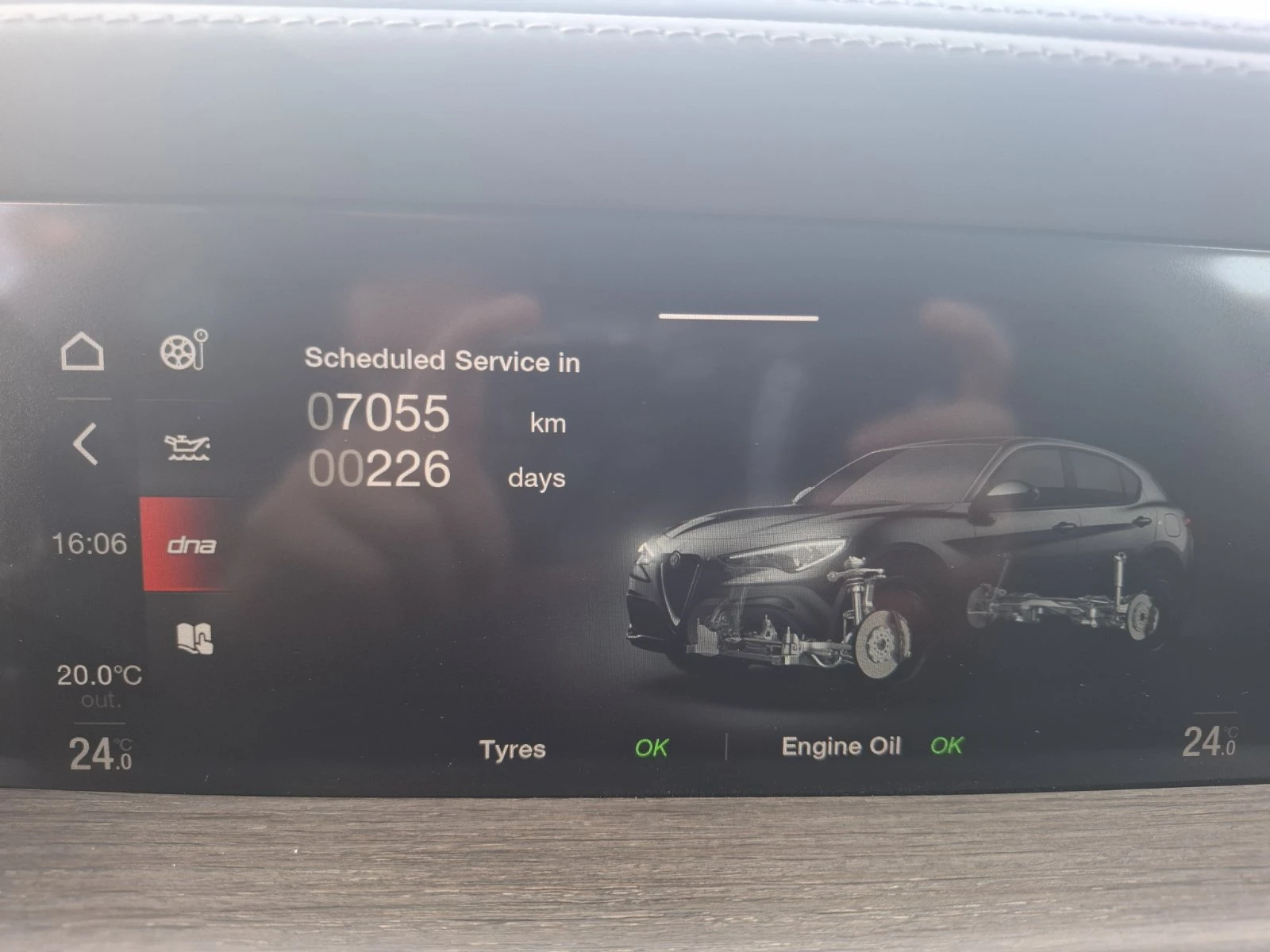 Alfa Romeo Stelvio 2.0 Petrol Ti Гаранция, снимка 11 - Автомобили и джипове - 54680687