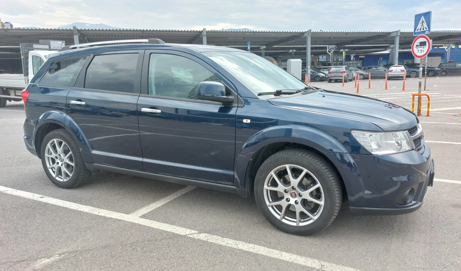 Fiat Freemont Lounge 2.0d Mjet 170 4x4 Camera Navi Keyless 7мес., снимка 9 - Автомобили и джипове - 55126439